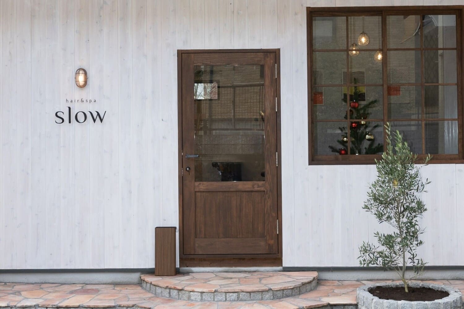 slowの入口の写真