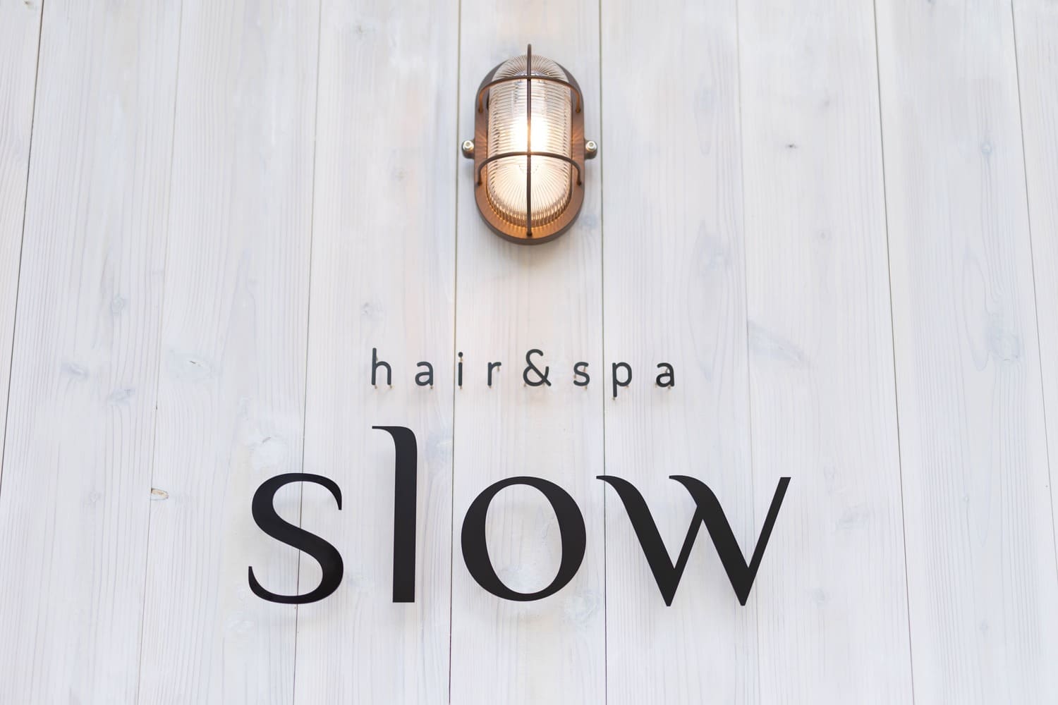 slowのlogoの写真